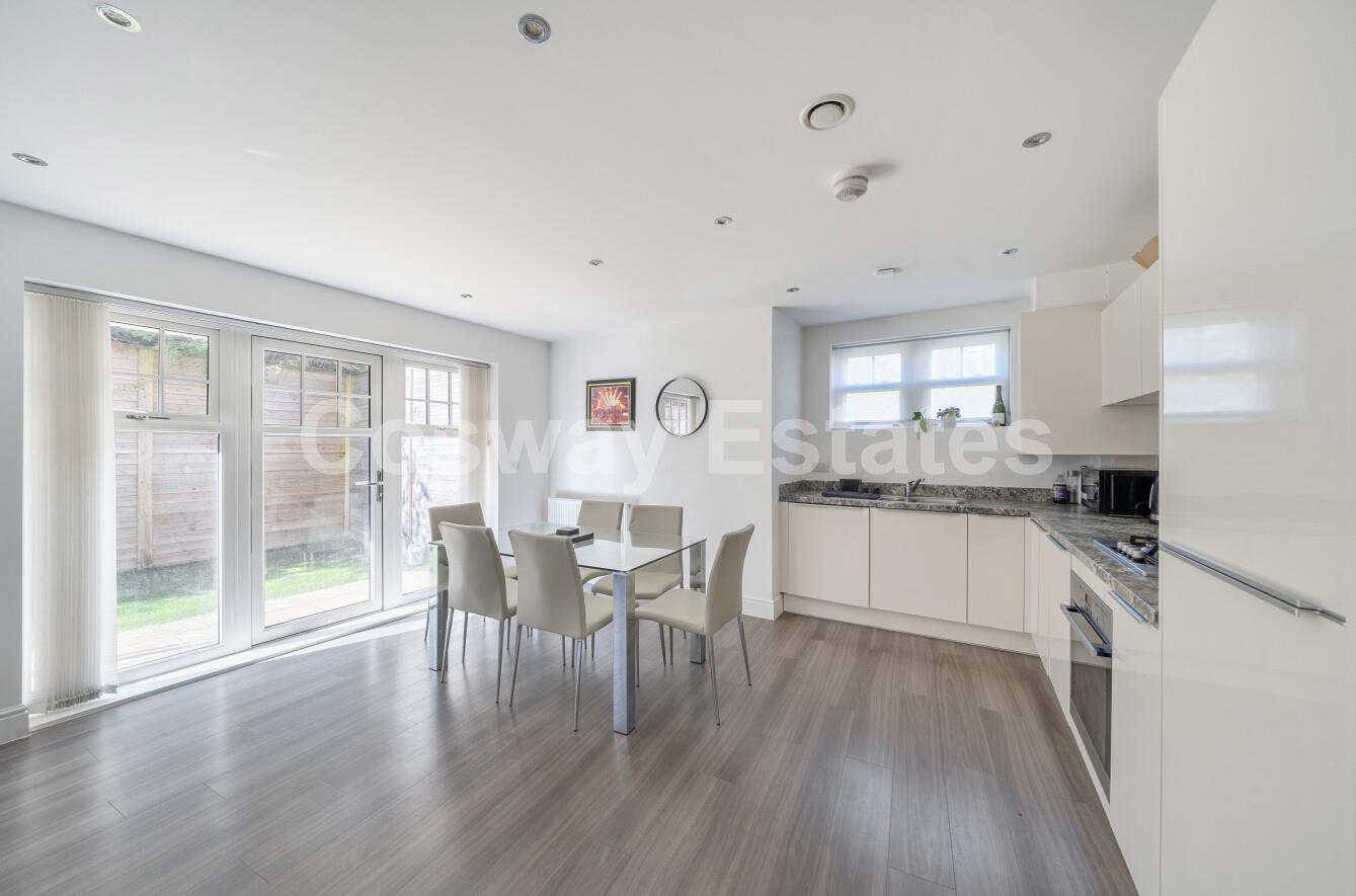Rosebery Place, Mill Hill, NW7, London